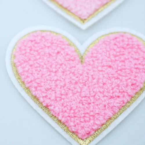 Vista 5 de 12 parches de corazón rosa con forma de corazón, parches de bordado de chenilla rosa para ropa decorativa de bricolaje