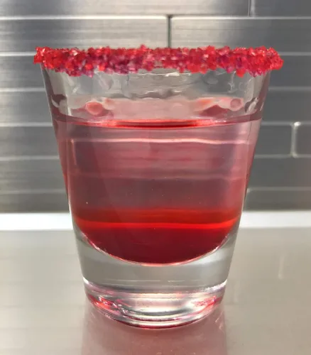 Vista 2 de Snowy River Red Cocktail Sugar - Rimmer de cóctel rojo de color natural con certificado Kosher (botella de 2 onzas, cristal mediano)