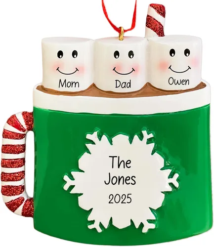 Vista 8 de Adorno de Navidad personalizado de familia de 3 de chocolate caliente 2026 Malvaviscos personalizados en taza de cacao con bastón de caramelo