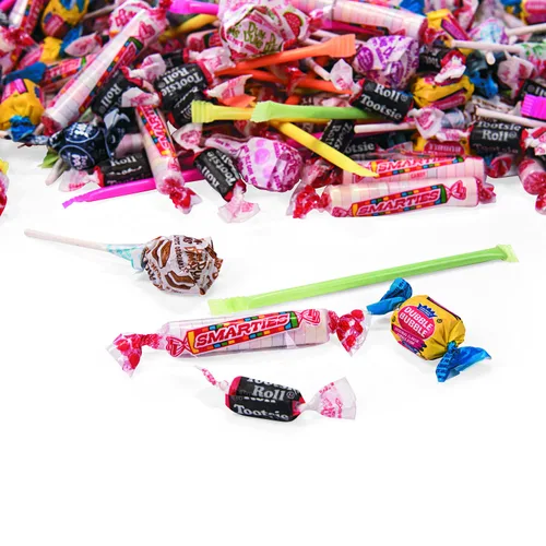 Vista 6 de Fun Express Paquete variado de dulces a granel, 9 libras, 1000 unidades Individually Wrapped, Assorted Candy Mix, For 4th of July, Halloween