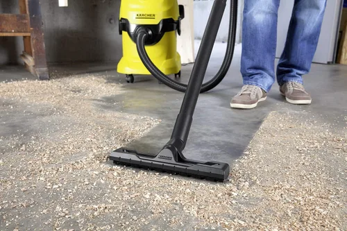 Vista 19 de Karcher WD4 aspiradora para agua y polvo, multiuso, con motor de 1800 V, diseño que ahorra espacio.