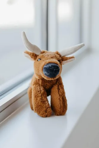 Vista 3 de The Petting Zoo Longhorn - Peluche de animales salvajes, regalos para niños, animales salvajes de Onez, peluche de cuerno largo de 9 pulgadas