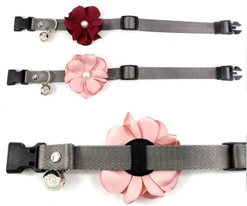 Vista 4 de Collar de perro y gato con flor de geranio, collar de nailon para cachorro con campana de perlas, accesorio de disfraz de Yorkie de Chihuahua Rosado