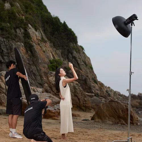 Vista 7 de Godox Flash para exteriores todo en uno AD600Pro II