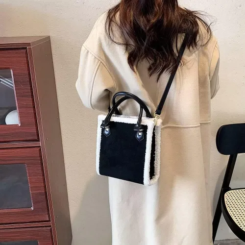 Vista 7 de Mudono Bolsos de mano para mujer, bolso pequeño de gamuza, bolso cuadrado cruzado al hombro con ribete de piel de oveja sintética y correa