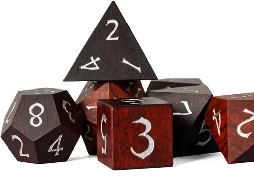 Vista 8 de Juego de dados D&D de sándalo rojo, dados poliédricos de madera natural con caja de lata de metal para juegos de rol y juegos de mesa