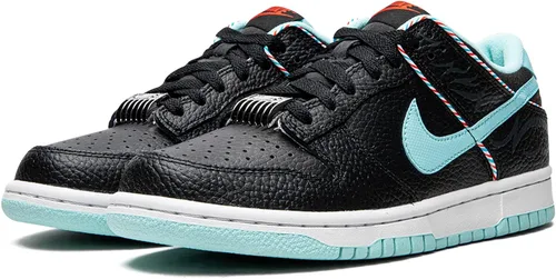 Vista 2 de Nike Youth Dunk Low SE (GS) DN3351 001 - Talla 6Y, NegroCopa-Blanco-Chile Rojo, 6 Big Kid