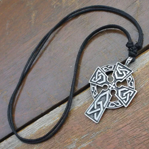 Vista 3 de OhDeal4U - Collar con colgante de cruz de triquetra celta de peltre