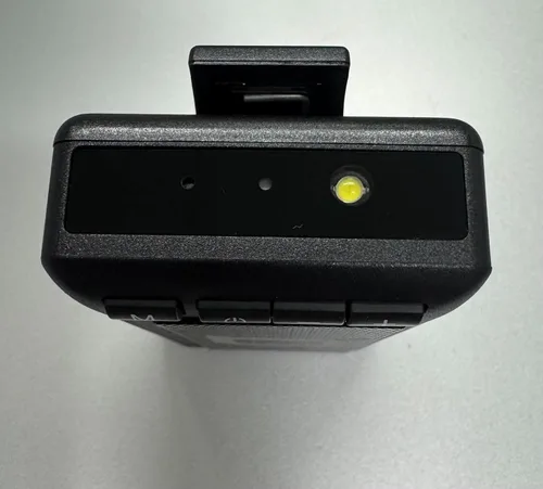Vista 6 de Bumpboxx Retro Pager - Altavoz Bluetooth premium, mini altavoz inalámbrico portátil impermeable con sonido estéreo fuerte, linterna LED, Bluetooth