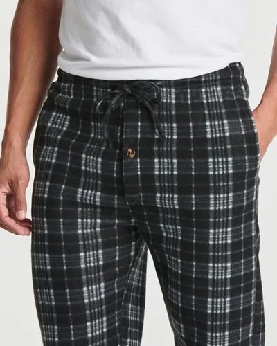 Vista 4 de Real Essentials - Paquete de 3 Pantalones de pijama de forro polar para hombre, para descansar (disponibles en tallas grandes y altas)