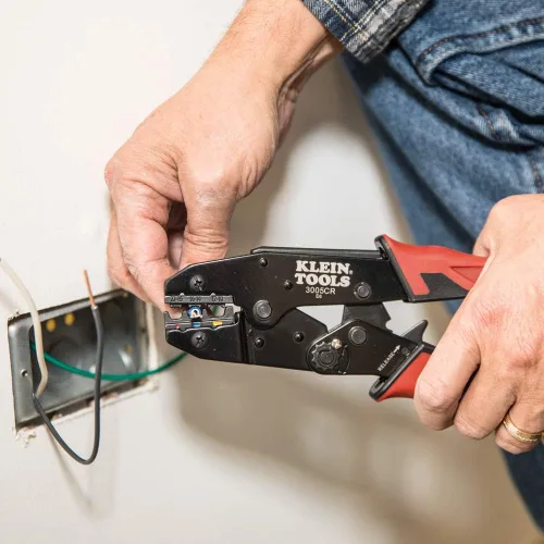 Vista 7 de Klein Tools 3005CR Herramienta de crimpadora de alambre, crimpadora de terminales aislada de trinquete para cable de 10 a 22 AWG