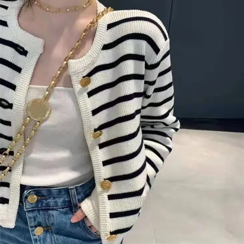 Vista 3 de RICHTRUE Old Money Ropa estética para mujer, suéteres de cárdigan a rayas para mujer, suéter corto de moda
