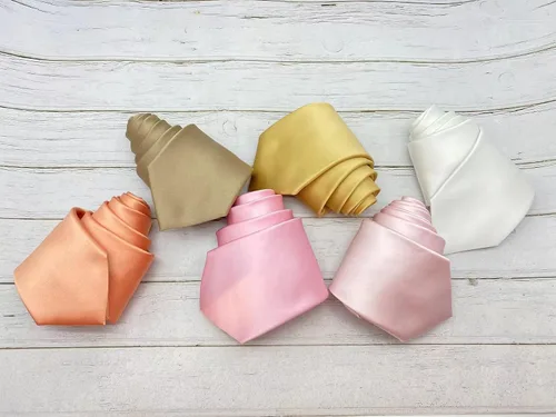 Vista 92 de KissTies Juego de corbatas de satén para hombre + pañuelo de bolsillo