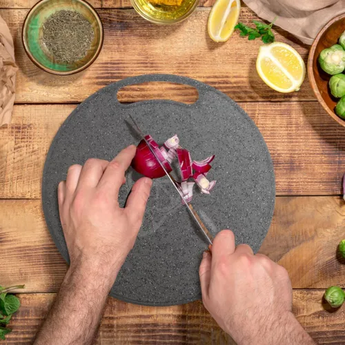 Vista 5 de Cabilock Tabla de cortar redonda de mármol de imitación de 12.20 pulgadas, bloque de cortar de plástico, tabla de cortar frutas y verduras