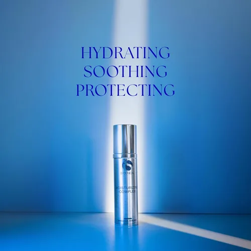 Vista 3 de iS CLINICAL Complejo hidratante, hidratante facial, hidratante antimanchas y antienvejecimiento, fórmula hidratante con vitamina A