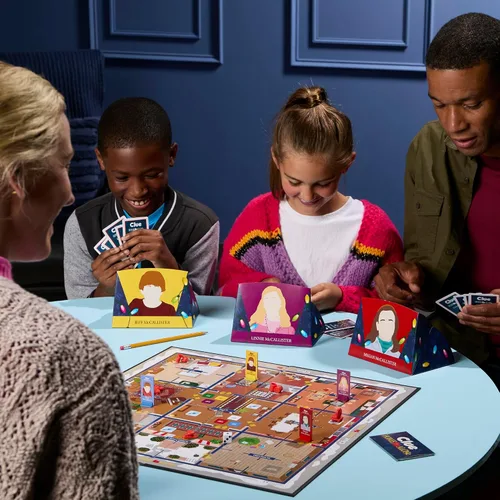 Vista 7 de Hasbro Gaming CLUE Solo en casa