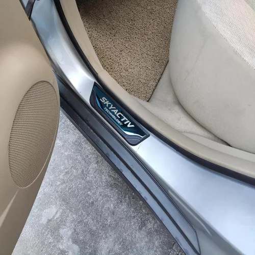 Vista 4 de Accesorios para automóvil Protector de umbral de puerta, para Mazda 3, 6, CX-30, CX-5, placa de protección de umbral de protección contra rozaduras