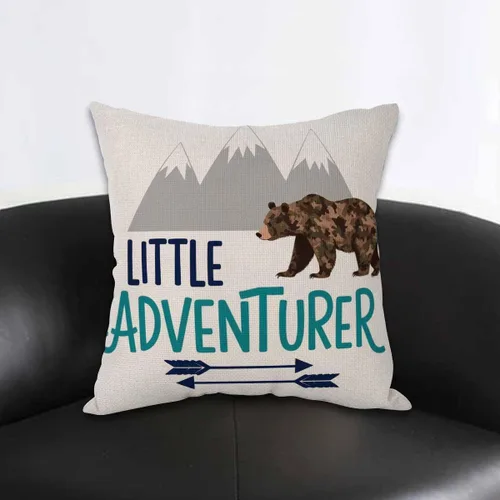 Vista 4 de AOYEGO Little Adventurer - Funda de almohada decorativa de viaje con diseño de oso y flecha de montaña, animales salvajes, naturaleza, bosque, 18 x