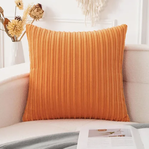Vista 47 de UGASA - Fundas de almohada decorativas de terciopelo suave y sólidas de Navidad para sala de estar/sofá, 16 x 16 pulgadas, 2 unidades, color burdeos