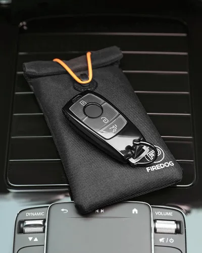 Vista 2 de FIREDOG Faraday Pouch for Car Keys and Smartphone, Key Signal Blocking Bag, Cell Phone Keyless Entry Fob Signal Blocking Bag