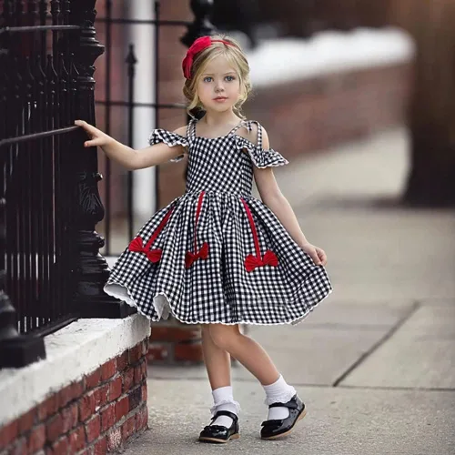 Vista 4 de OBEEII Vestido de Navidad para niños, niñas y mujeres, vestido de fiesta a cuadros y capa de terciopelo a juego para mamá y yo