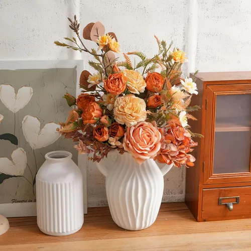 Vista 2 de Arreglos florales artificiales de seda de 17 pulgadas, ramos de flores artificiales que consisten en ranúnculos, crisantemos silvestres, rosas Ámbar