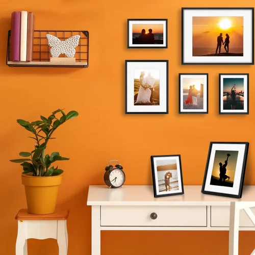 Vista 7 de Frametory, juego de 7 marcos de fotos de aluminio negro con alfombrilla extraíble - Incluye cuatro de 5 x 7 pulgadas, dos de 8 x 10 pulgadas y uno