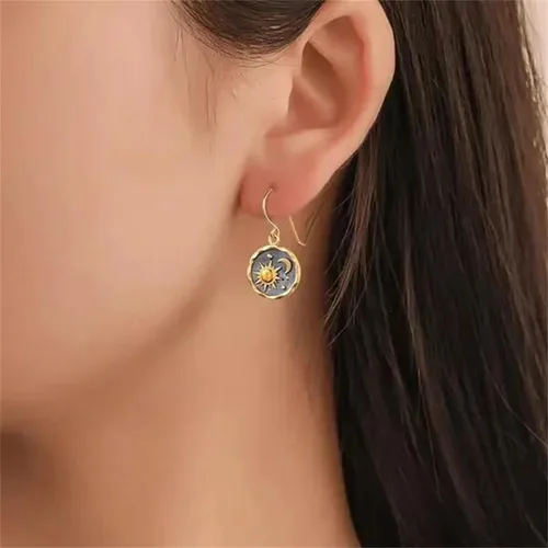 Vista 3 de MALOYANVE Aretes colgantes vintage de sol y luna para mujer, únicos, ligeros, hechos a mano, retro, bohemios, dorados, plateados, redondos, joyería