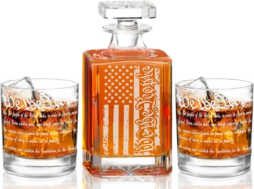 Vista 10 de Set de decantador de whisky para hombres, juego de decantador We The People con vasos, decantador grabado con bandera americana para regalos