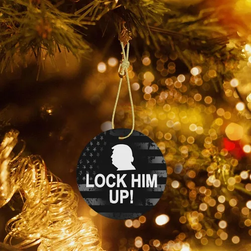 Vista 5 de Lock Him Up Anti Donald Trump Adornos de cerámica Decoración colgante personalizado Adorno colgante de Navidad para decoración del hogar