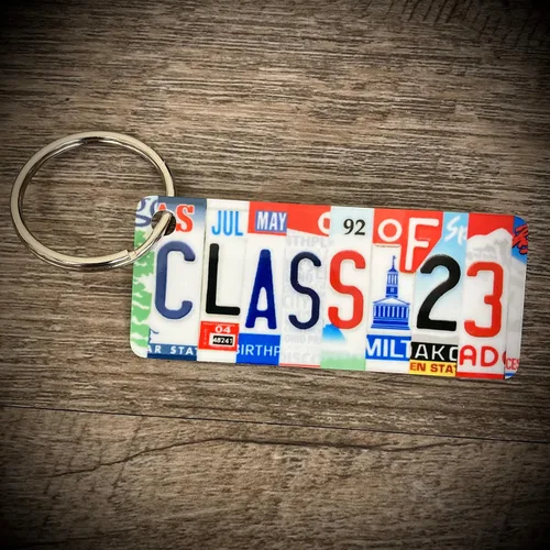 Vista 2 de Llavero de matrícula de clase 2023, fabricado en Estados Unidos, regalo de clase de 2023, regalo de clase 23, regalo para adolescentes, llavero