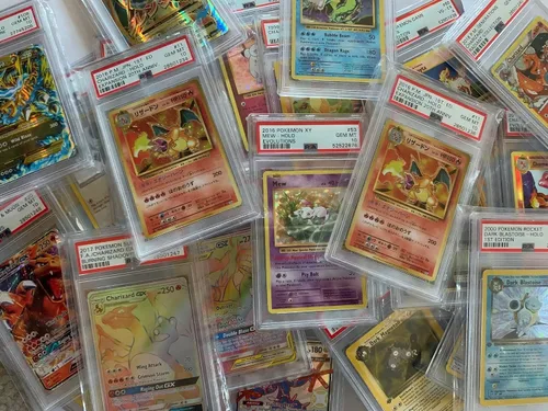 Vista 3 de Una tarjeta de Pokémon encapsulada y autenticada con calificación PSA al azar (perfecta para exhibición)
