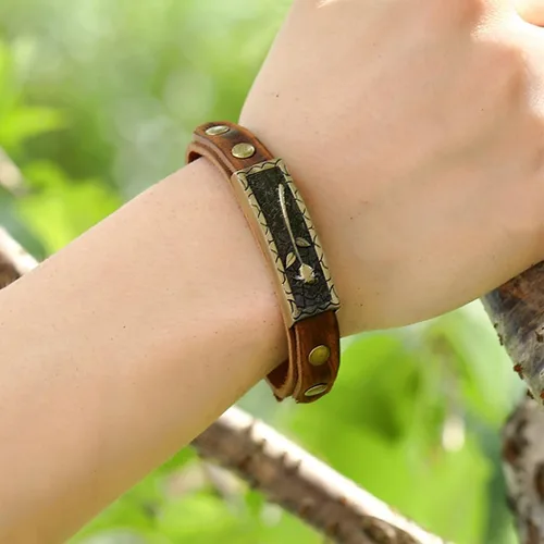 Vista 2 de Pulseras de cuero boho vintage marrón pulsera hebilla hebilla rosa pulseras hechas a mano para mujeres y hombres