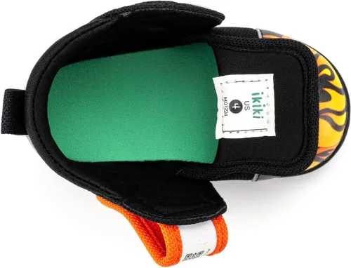Vista 4 de ikiki Zapatillas deportivas para niños pequeños y niños pequeños. Tenis de ajuste espacioso. Nota no chirriantes, puntera y talón de cuero vegano