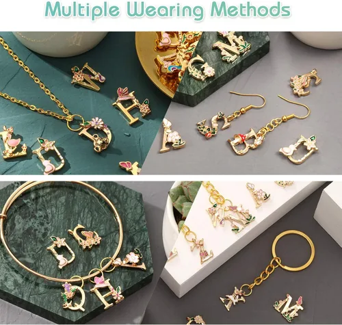 Vista 4 de Hicarer 78 piezas de dijes de letras del alfabeto con inicial A-Z, estilos de flores, colgante del alfabeto, collar para manualidades, joyería