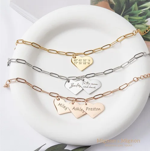 Vista 8 de MignonandMignon Pulsera de cadena de clip personalizada para ella, pulsera con colgante de corazón grabado personalizado, joyería con encanto