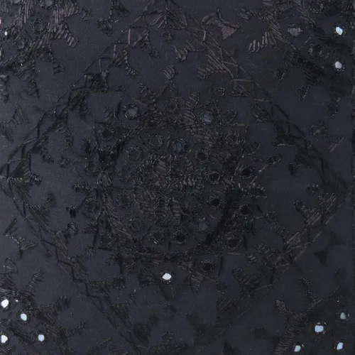 Vista 3 de Funda de cojín decorativa bohemia bordada con espejos, hecha a mano para sofá, dormitorio, sala de estar (negro, 16 x 16 pulgadas)
