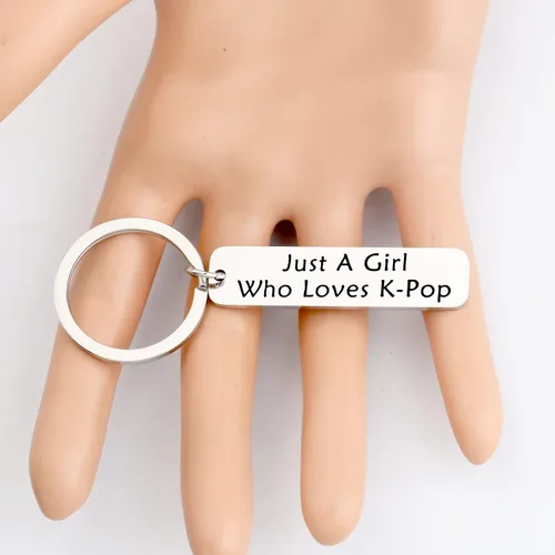 Vista 5 de AKTAP K-Pop Bangtan - Llavero de regalo para niños con texto en inglés Just A Girl Who Loves K-Pop regalo del ejército para los fans de Bangtan Boys