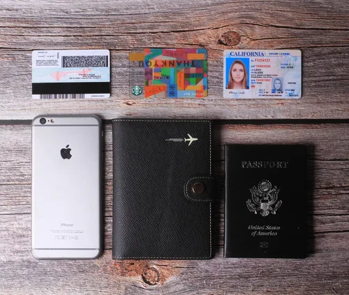 Vista 7 de Portapasaportes de cuero auténtico para pasaporte, con bloqueo Rfid - con compartimento para documentos de identificación