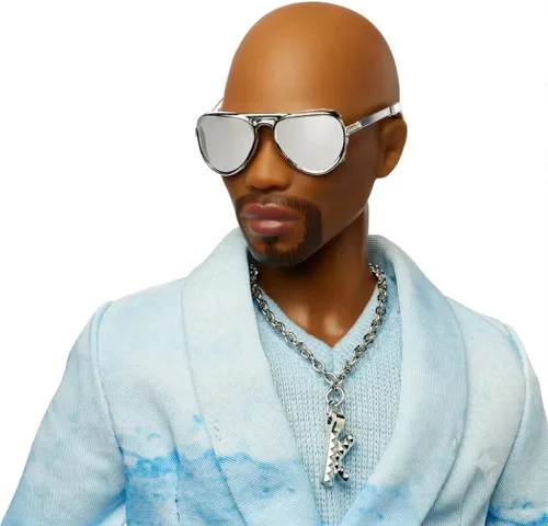 Vista 4 de Barbie Signature Ken Koutore 2 Muñeca Mattel Creations Gold Label