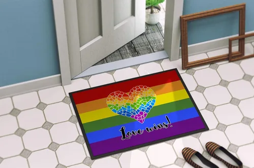 Vista 4 de Caroline's Treasures CK8017JMAT - Felpudo de 24 x 36 pulgadas, diseño de orgullo gay, diseño de corazón y mosaico, para entrada, antideslizante