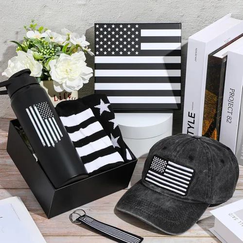Vista 7 de Set de regalos de bandera americana Sieral para hombres incluye vaso, gorra de béisbol, calcetines, llavero con caja de regalo para veteranos