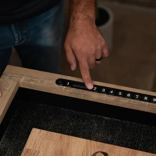 Vista 3 de American Legend Mesa de Shuffleboard LED con Superficie de Buffet - Estilo Moderno - Rieles LED que se Iluminan - Superficie de Buffet con Diseño