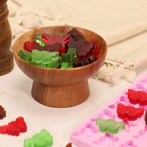 Vista 4 de Molde de mariposa, 72 cavidades, mini moldes de silicona de mariposas para gomitas de chocolate y dulces, moldes de mariposa de silicona de grado