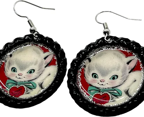 Vista 2 de Vintage Valentine, White Kitten, Bottle Cap Earrings, Retro Jewelry