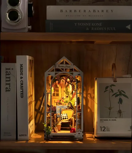 Vista 7 de ROBOTIME Kit de Rincón de Libros – Kit de Casa en Miniatura para Bricolaje, Rompecabezas de Madera 3D Booknook, Decoración de Inserción