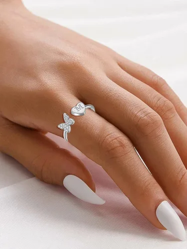 Vista 5 de Anillo con inicial de oro para mujer, anillo de plata con letra inicial de oro rosa, anillos de corazón de mariposa ajustables con iniciales