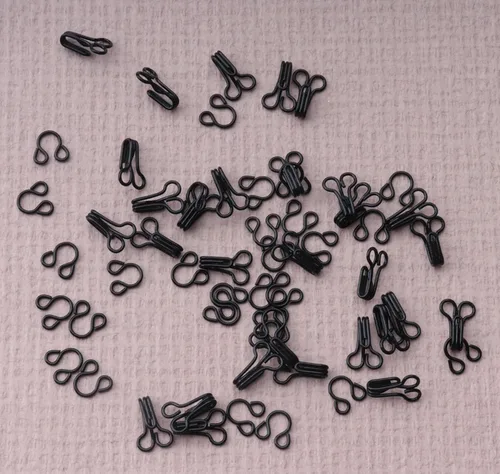 Vista 4 de sowaka 30 pares de ganchos de costura y cierres de ojos pequeños de metal de 0.7 in para sujetadores de ropa, pantalones, faldas, pantalones de Negro