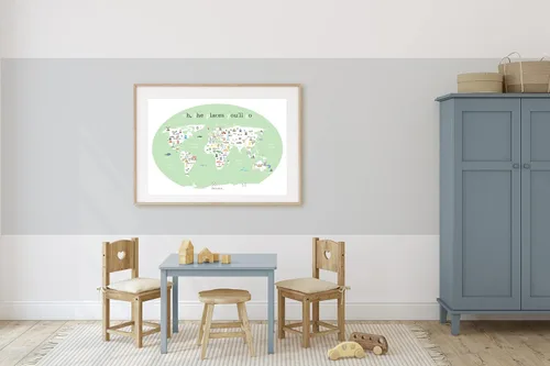 Vista 2 de Mapa del mundo para niños (11 x 14) verde – Mapa educativo del mundo para niños con animales y lugares de interés, decoración de pared de guardería