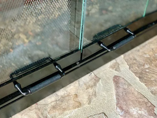 Vista 4 de Puertas de vidrio para chimenea de calentador modelo # A42C, A42R (acabado plateado)
